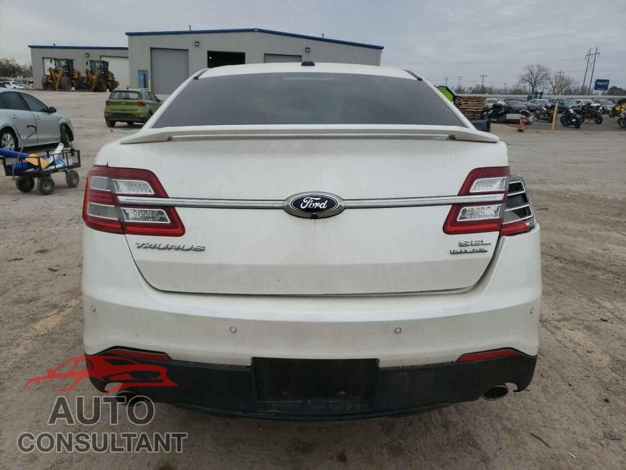 FORD TAURUS 2019 - 1FAHP2E88KG105667