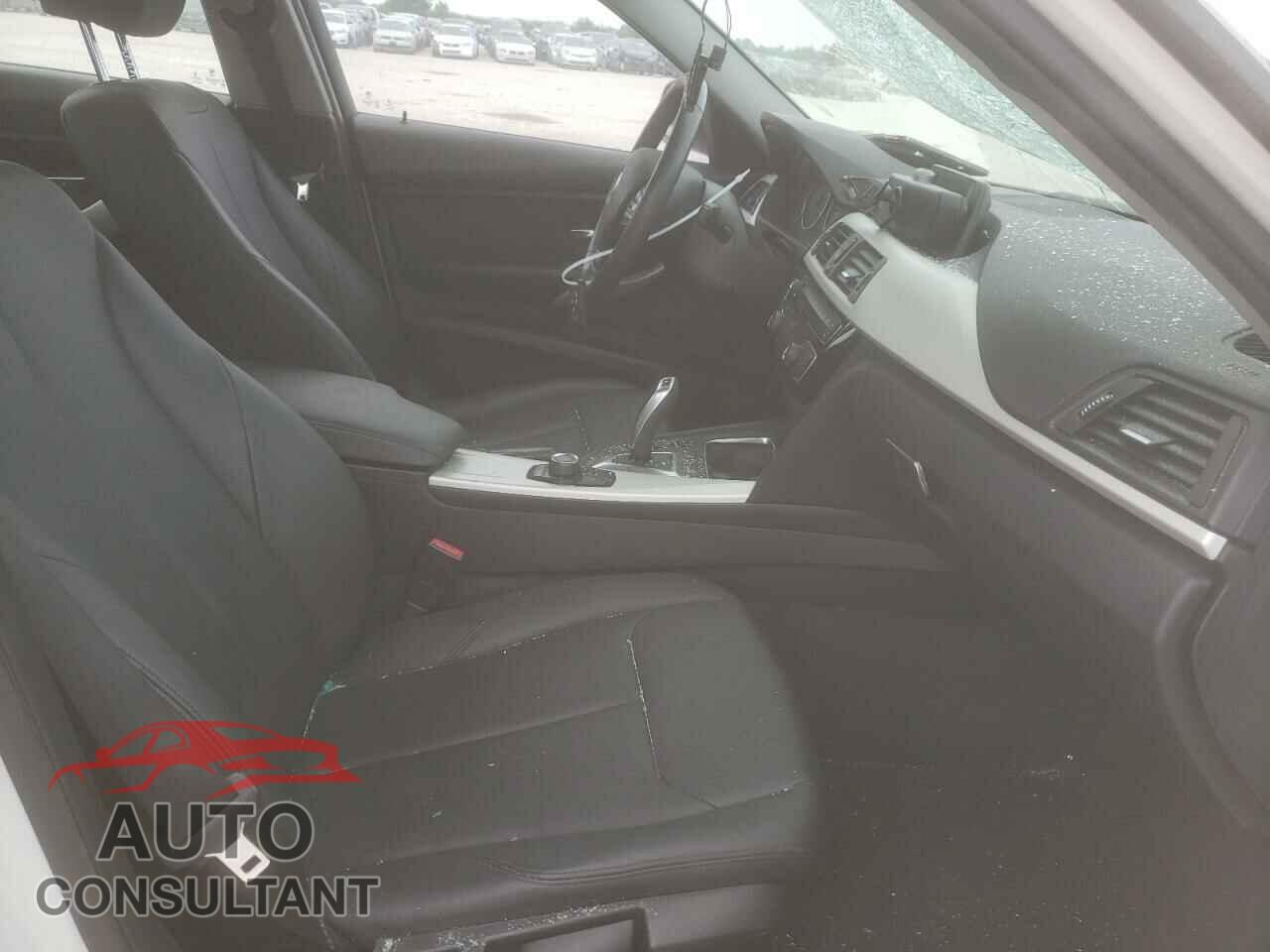 BMW 3 SERIES 2016 - WBA8E1G55GNU12243