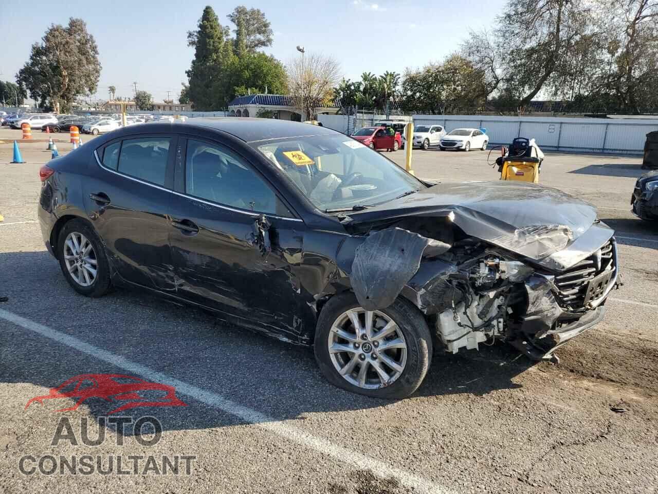 MAZDA 3 2018 - 3MZBN1U73JM186362
