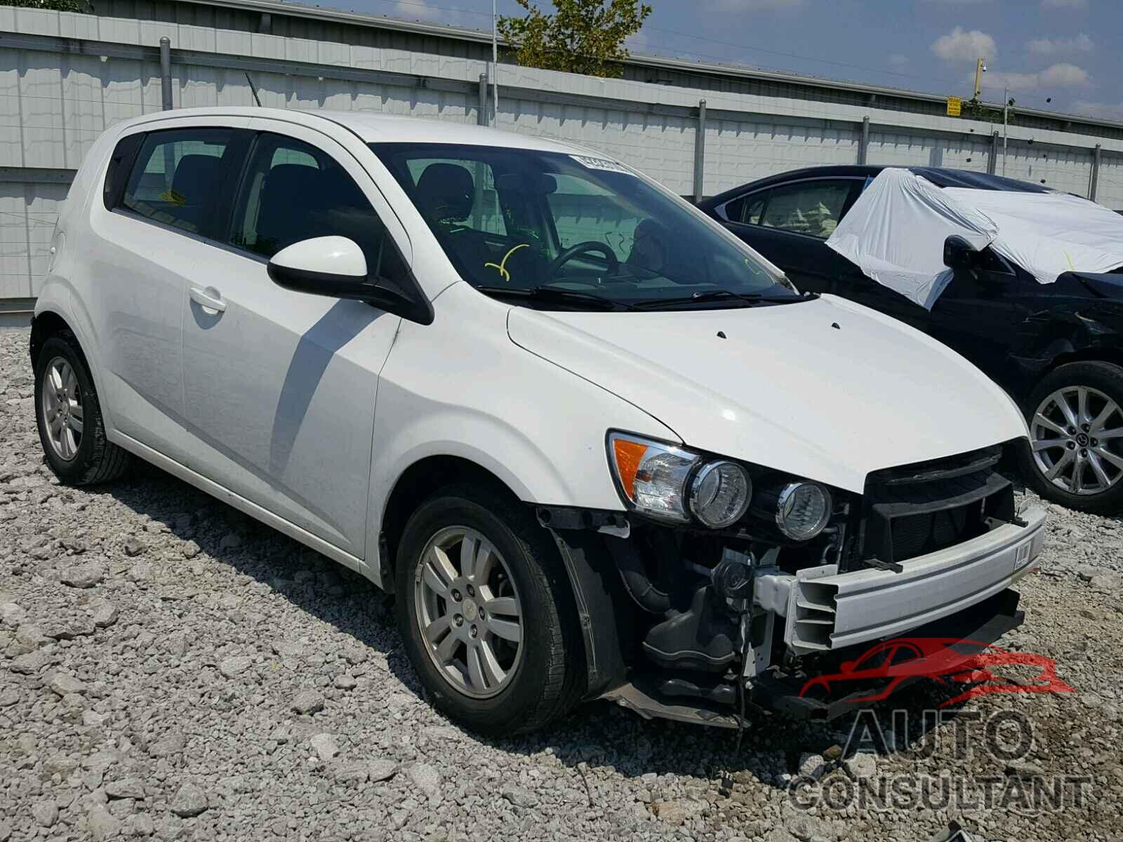 CHEVROLET SONIC 2016 - 1G1JC6SH2G4142525