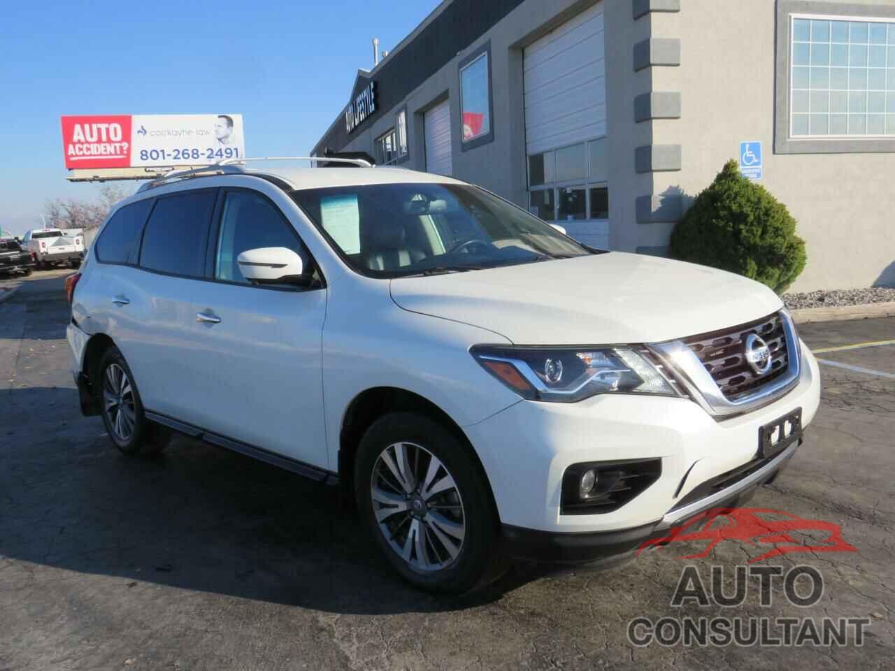 NISSAN PATHFINDER 2018 - 5N1DR2MM6JC606821