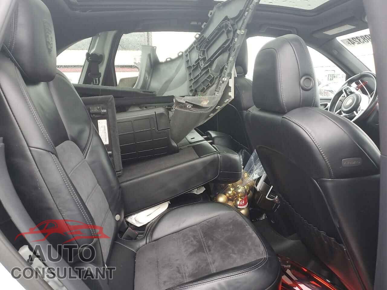 PORSCHE CAYENNE 2018 - WP1AA2A2XJKA02081