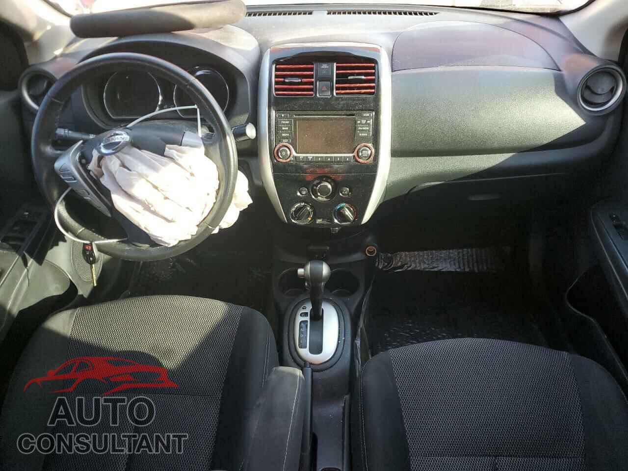 NISSAN VERSA 2017 - 3N1CN7AP3HL849348
