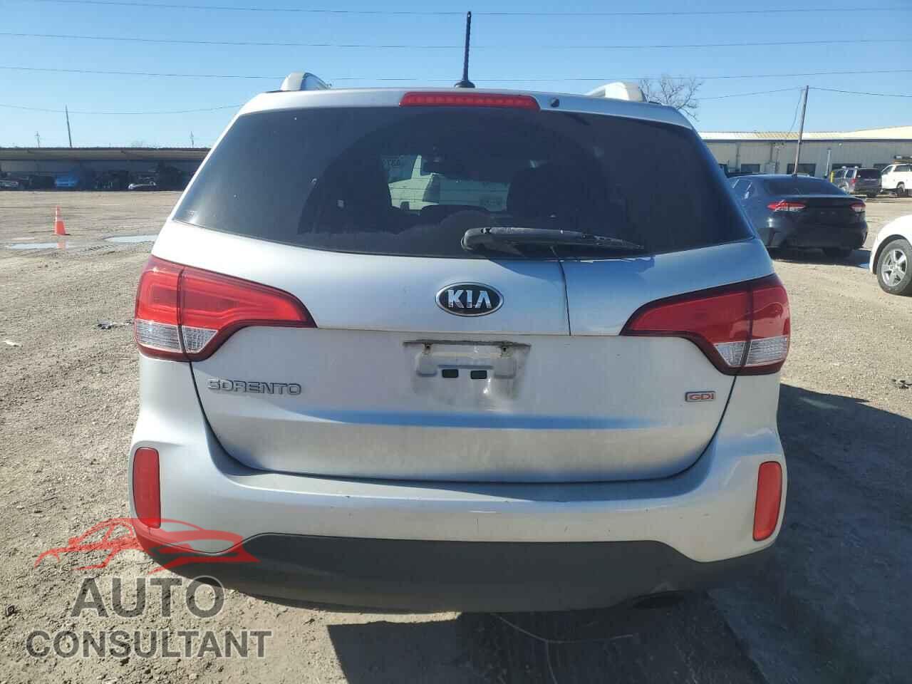 KIA SORENTO 2015 - 5XYKTDA77FG559227