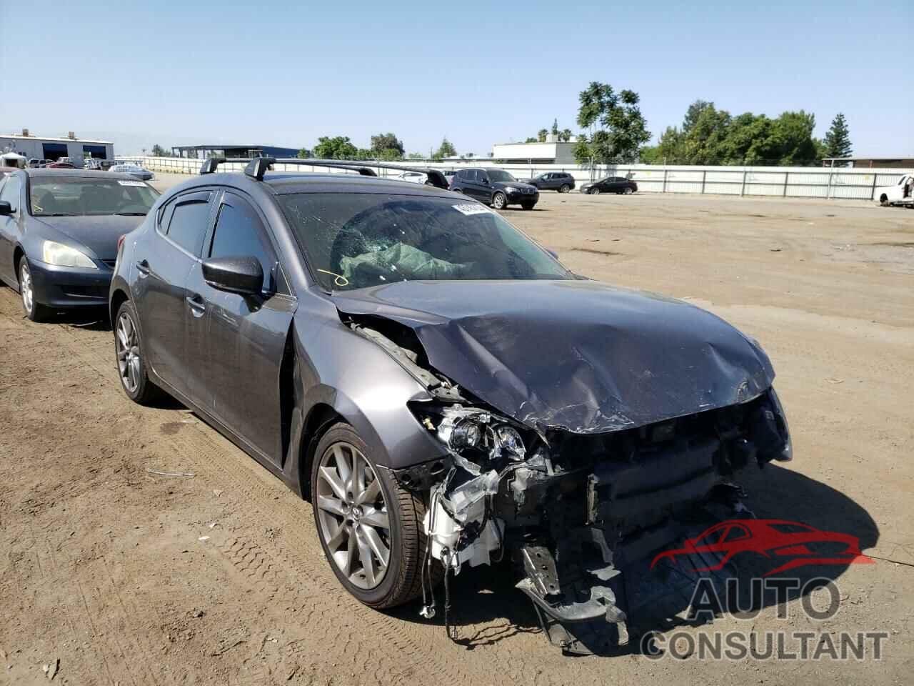 MAZDA 3 2018 - 3MZBN1L39JM251469