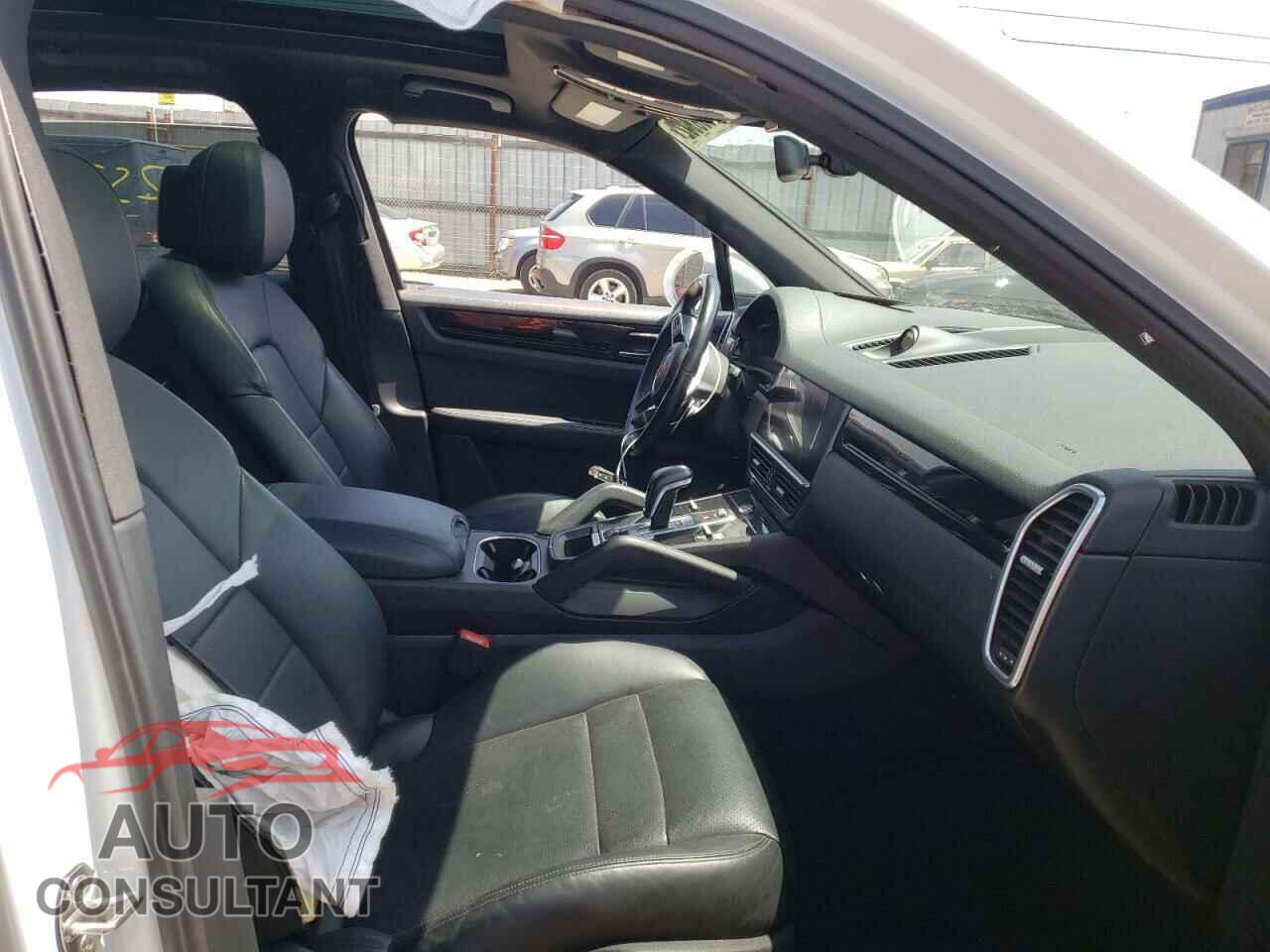 PORSCHE CAYENNE 2019 - WP1AA2AY5KDA18134