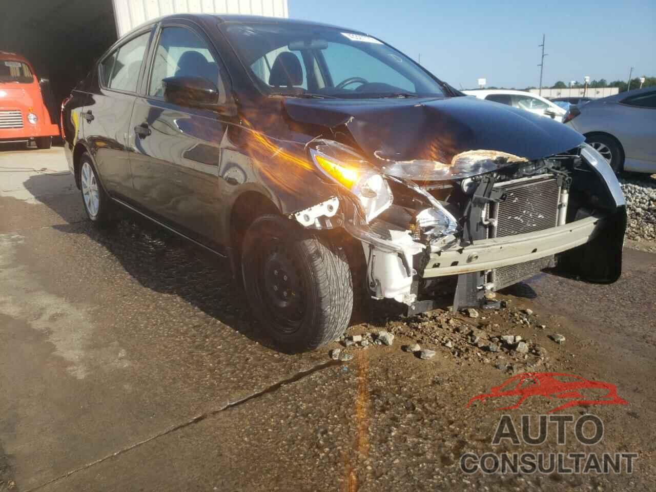 NISSAN VERSA 2018 - 3N1CN7AP9JL809054
