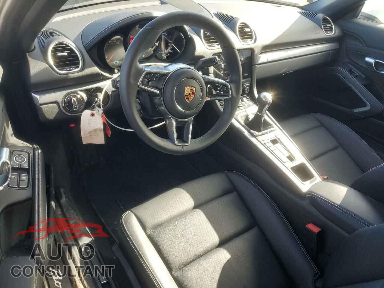 PORSCHE BOXSTER 2024 - WP0CA2A80RK205359