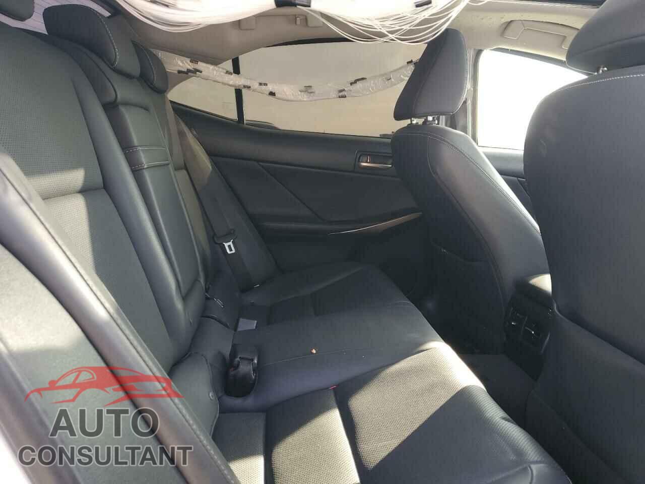 LEXUS IS 2018 - JTHBA1D2XJ5072303