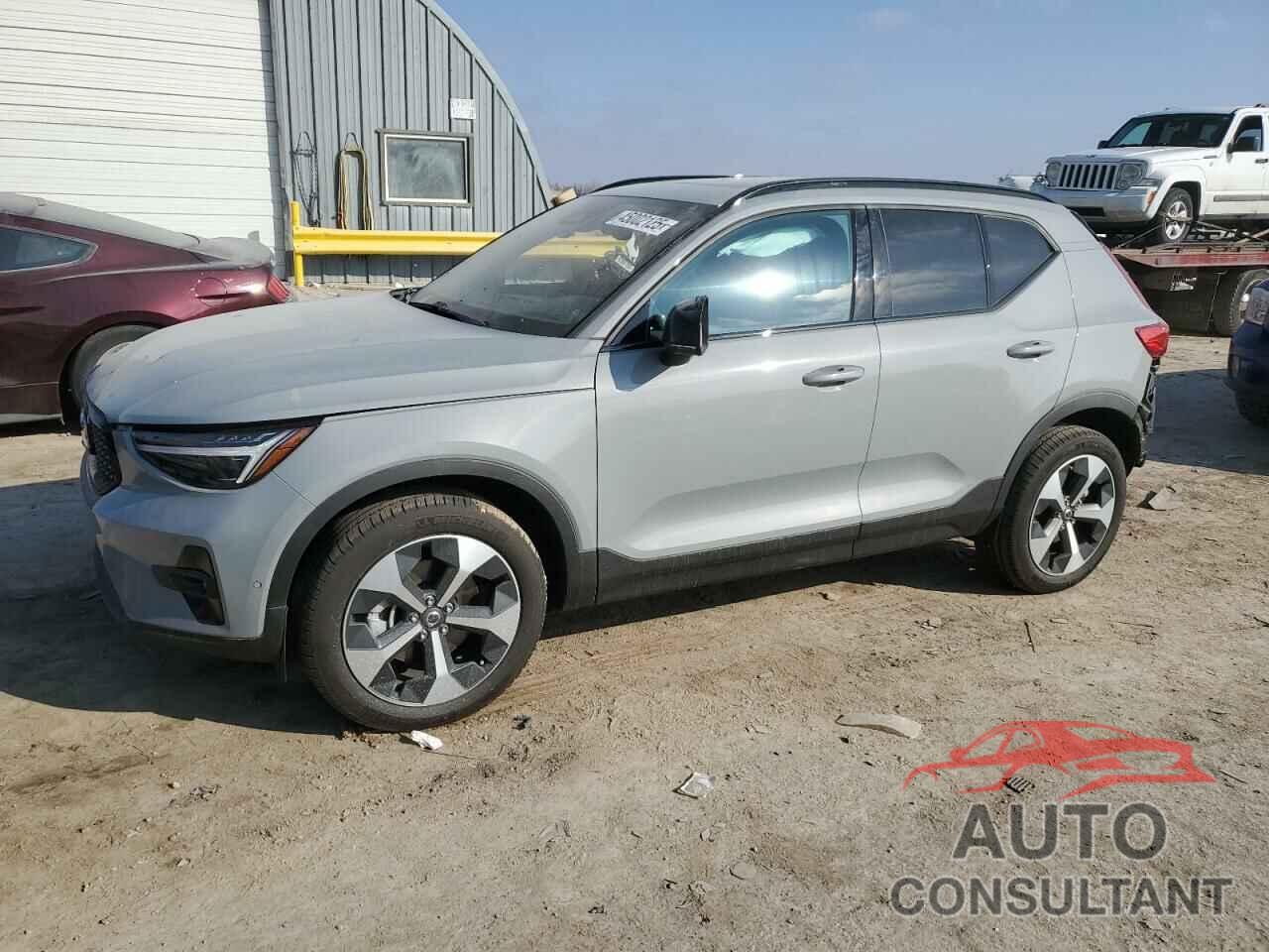 VOLVO XC40 PLUS 2025 - YV4L12UC4S2463127