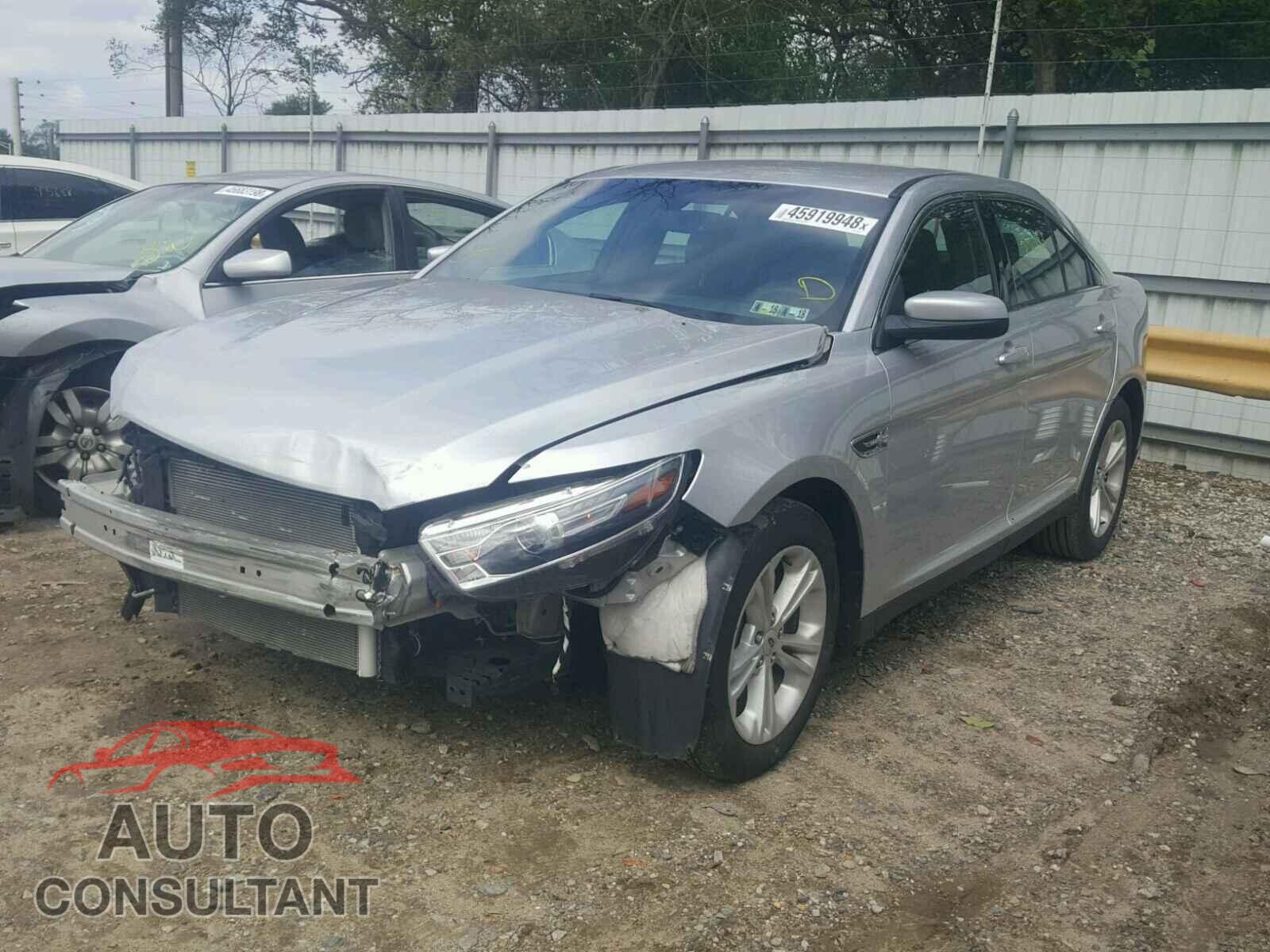 FORD TAURUS 2017 - 1FAHP2E88HG121005