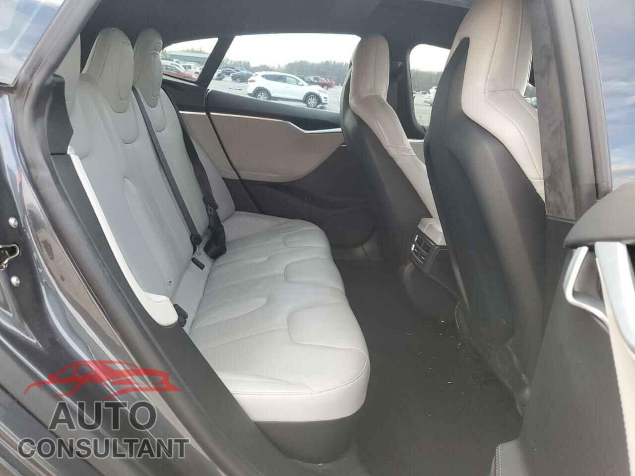 TESLA MODEL S 2015 - 5YJSA1E48FF113079