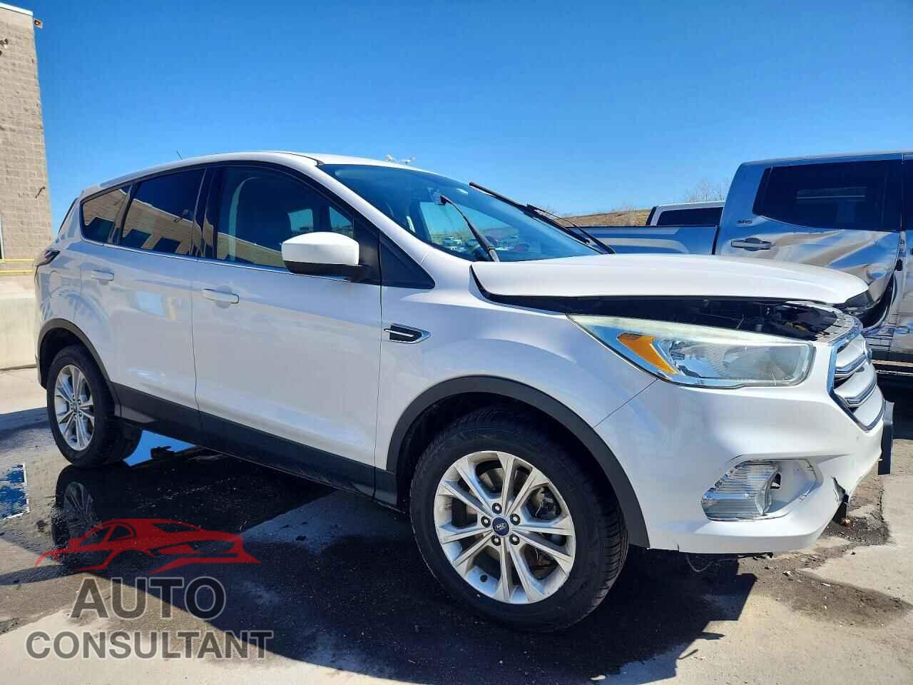 FORD ESCAPE 2017 - 1FMCU9G92HUC66484