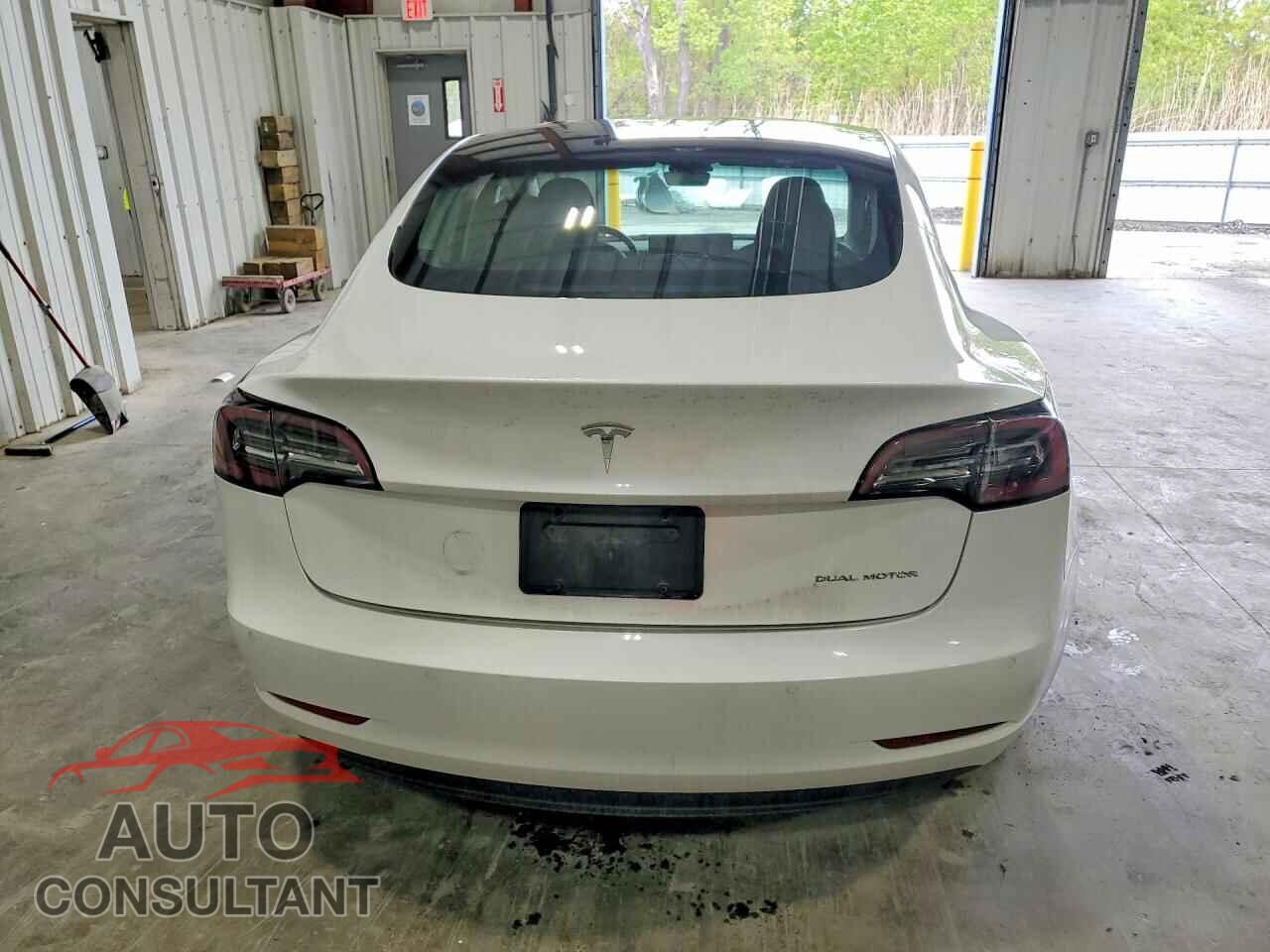 TESLA MODEL 3 2021 - 5YJ3E1EB3MF979017