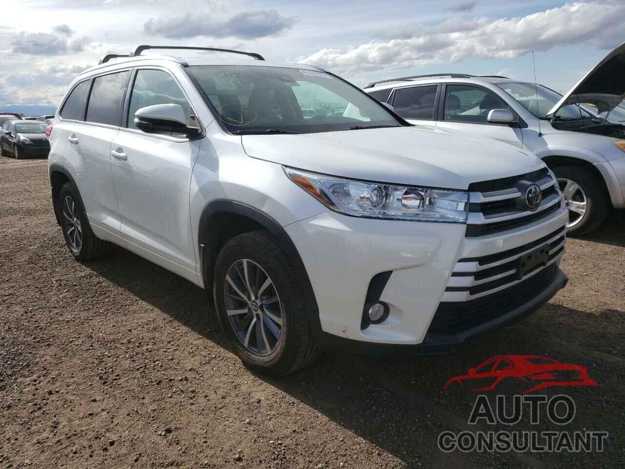 TOYOTA HIGHLANDER 2018 - 5TDJZRFH8JS805156