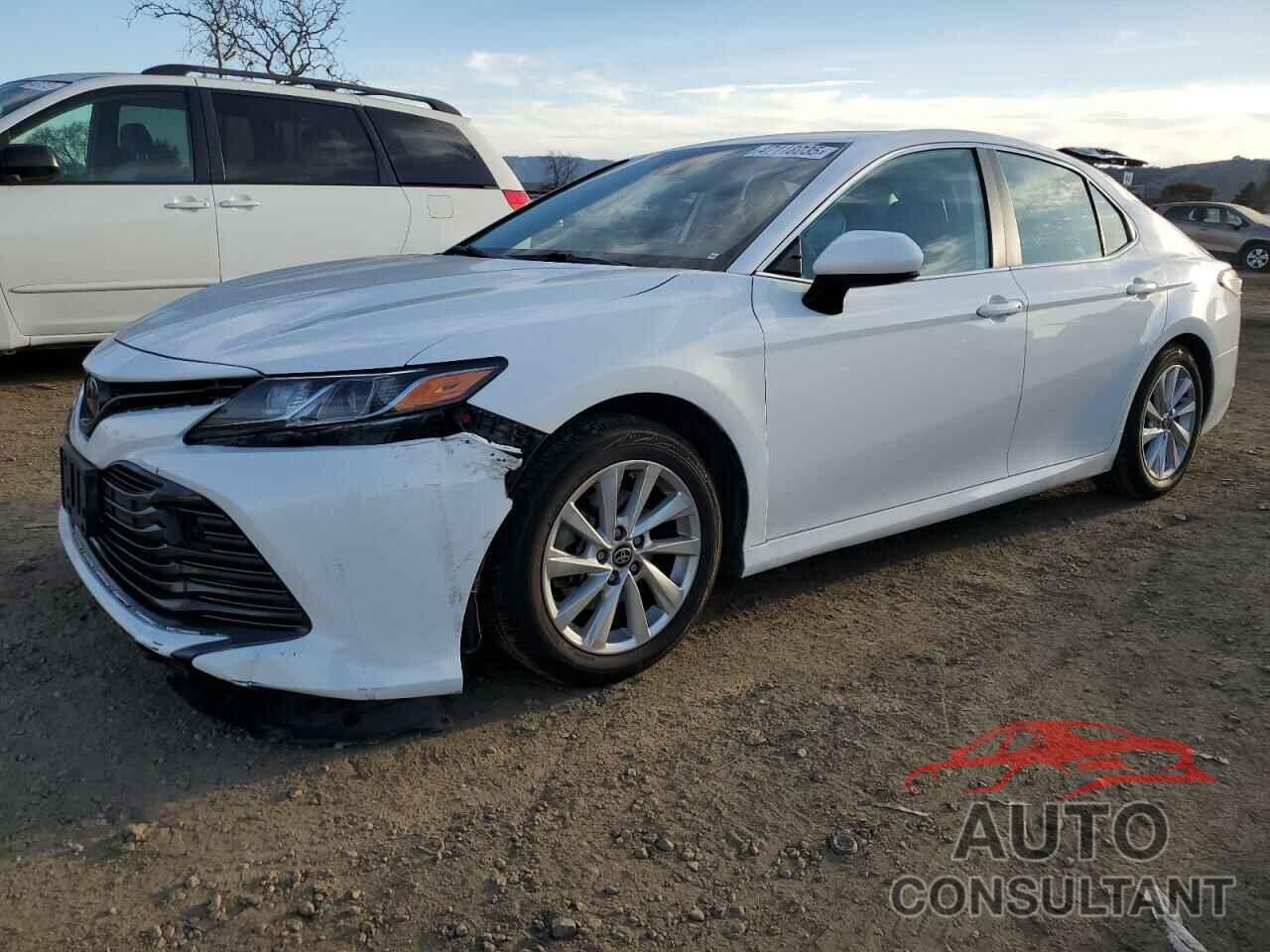 TOYOTA CAMRY 2022 - 4T1C11AK2NU499699