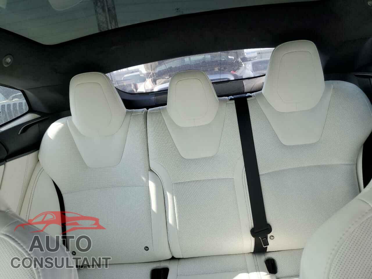 TESLA MODEL S 2018 - 5YJSA1E40JF261316