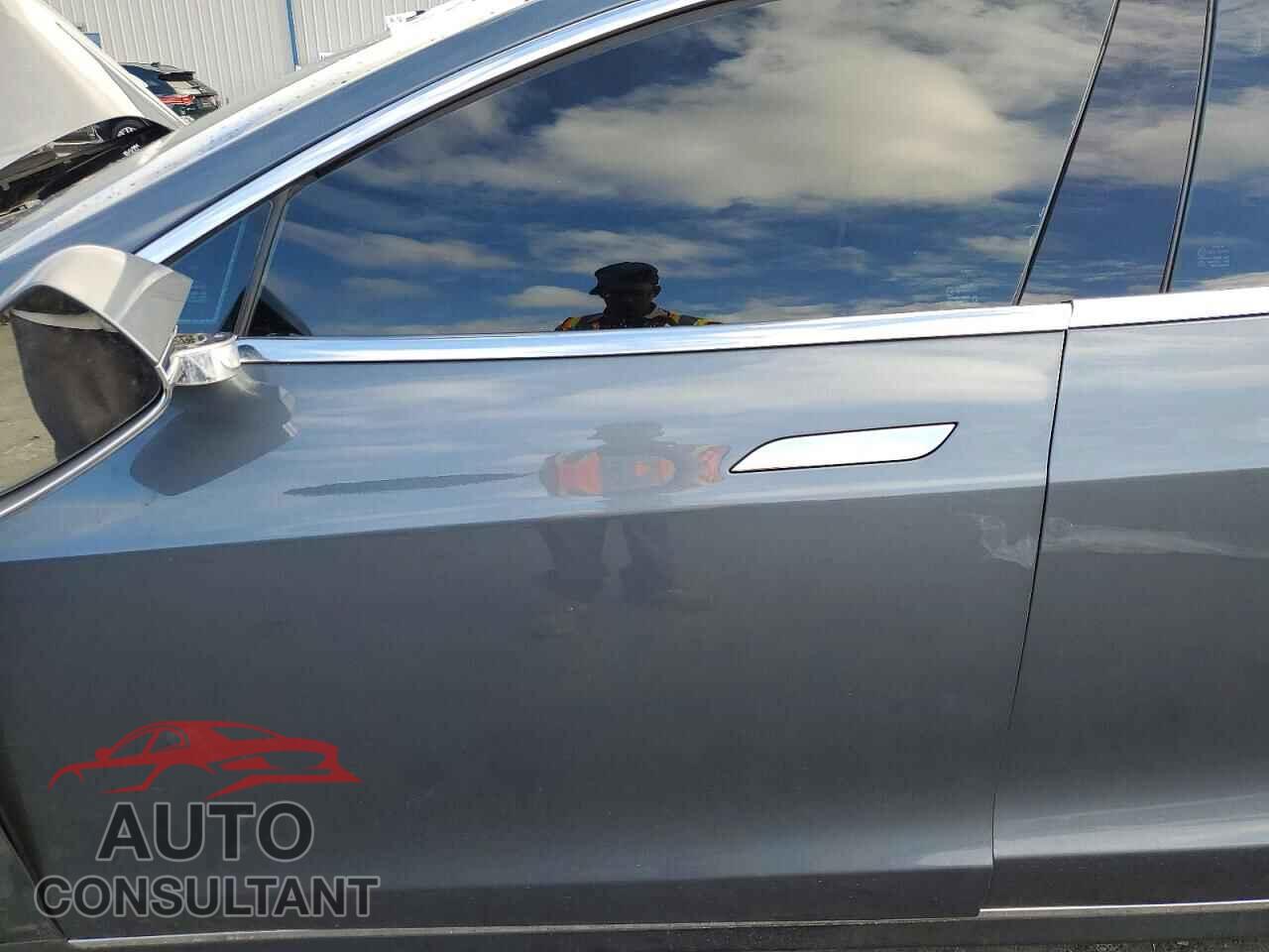 TESLA MODEL S 2013 - 5YJSA1CP2DFP27720