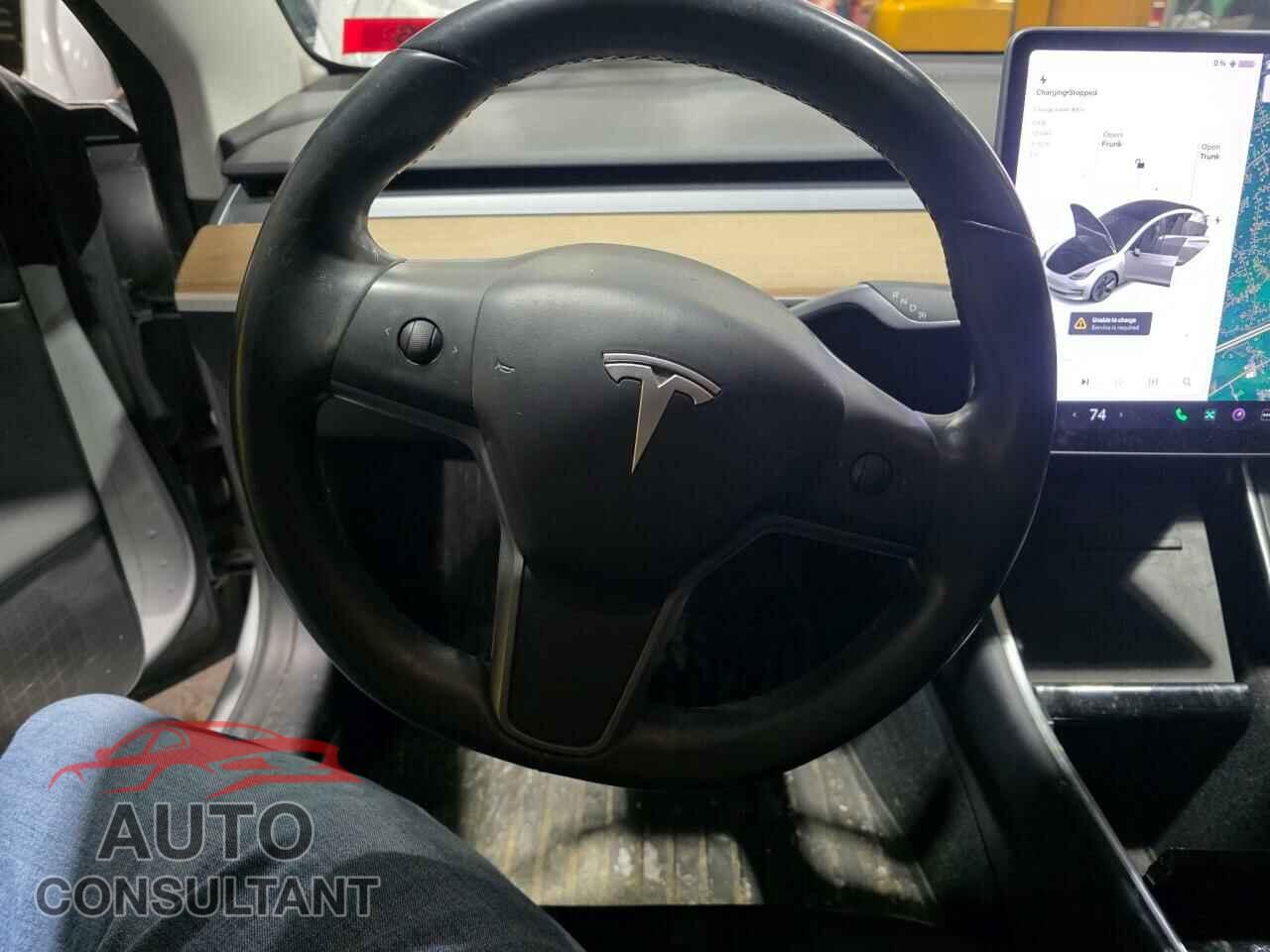 TESLA MODEL 3 2018 - 5YJ3E1EB4JF104542