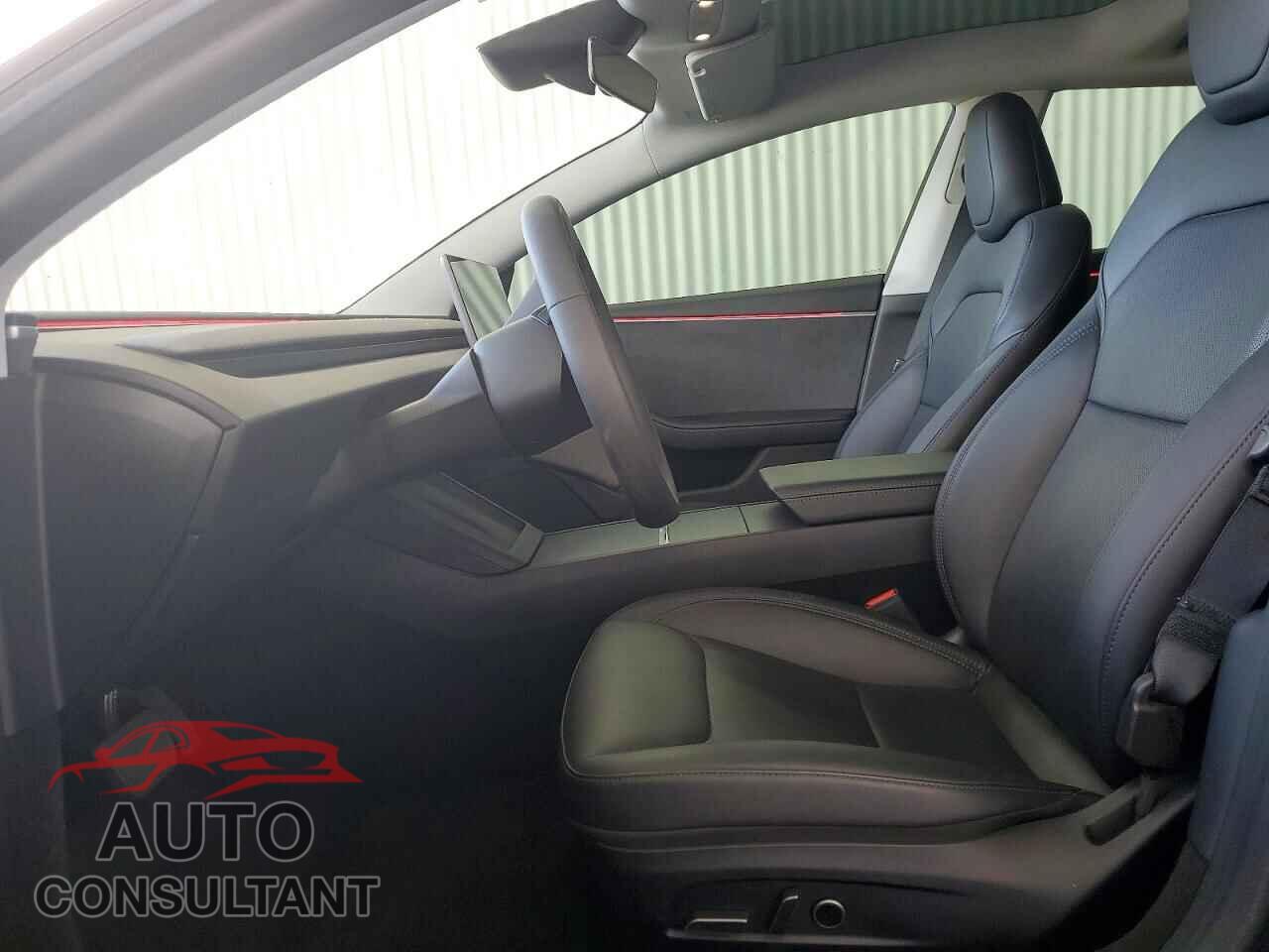 TESLA MODEL 3 2025 - 5YJ3E1EB2SF899947