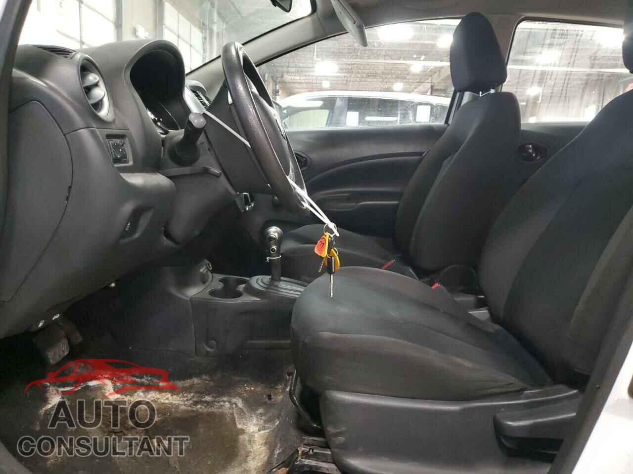 NISSAN VERSA 2019 - 3N1CE2CP3KL360519
