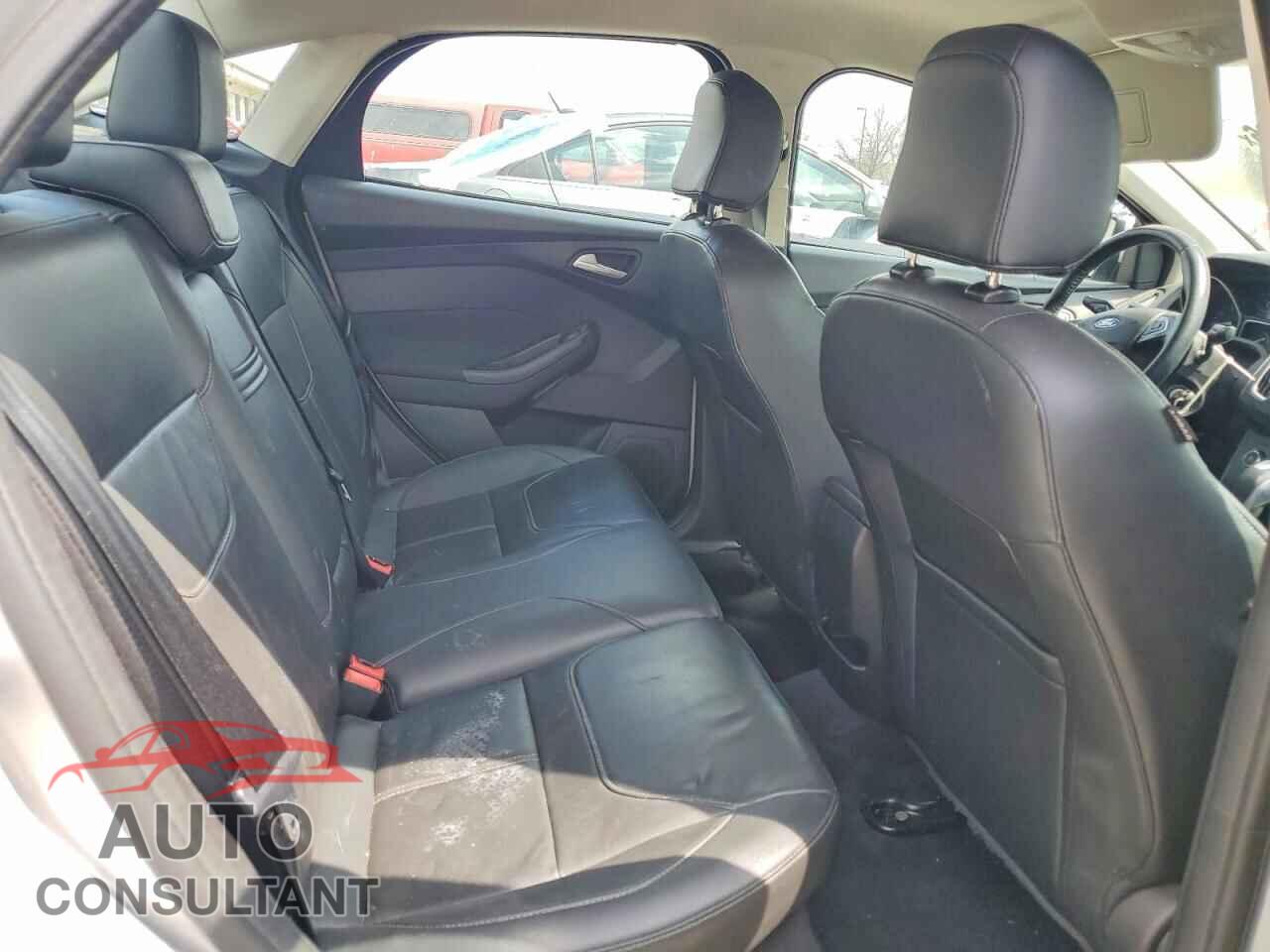 FORD FOCUS 2015 - 1FADP3F22FL361086
