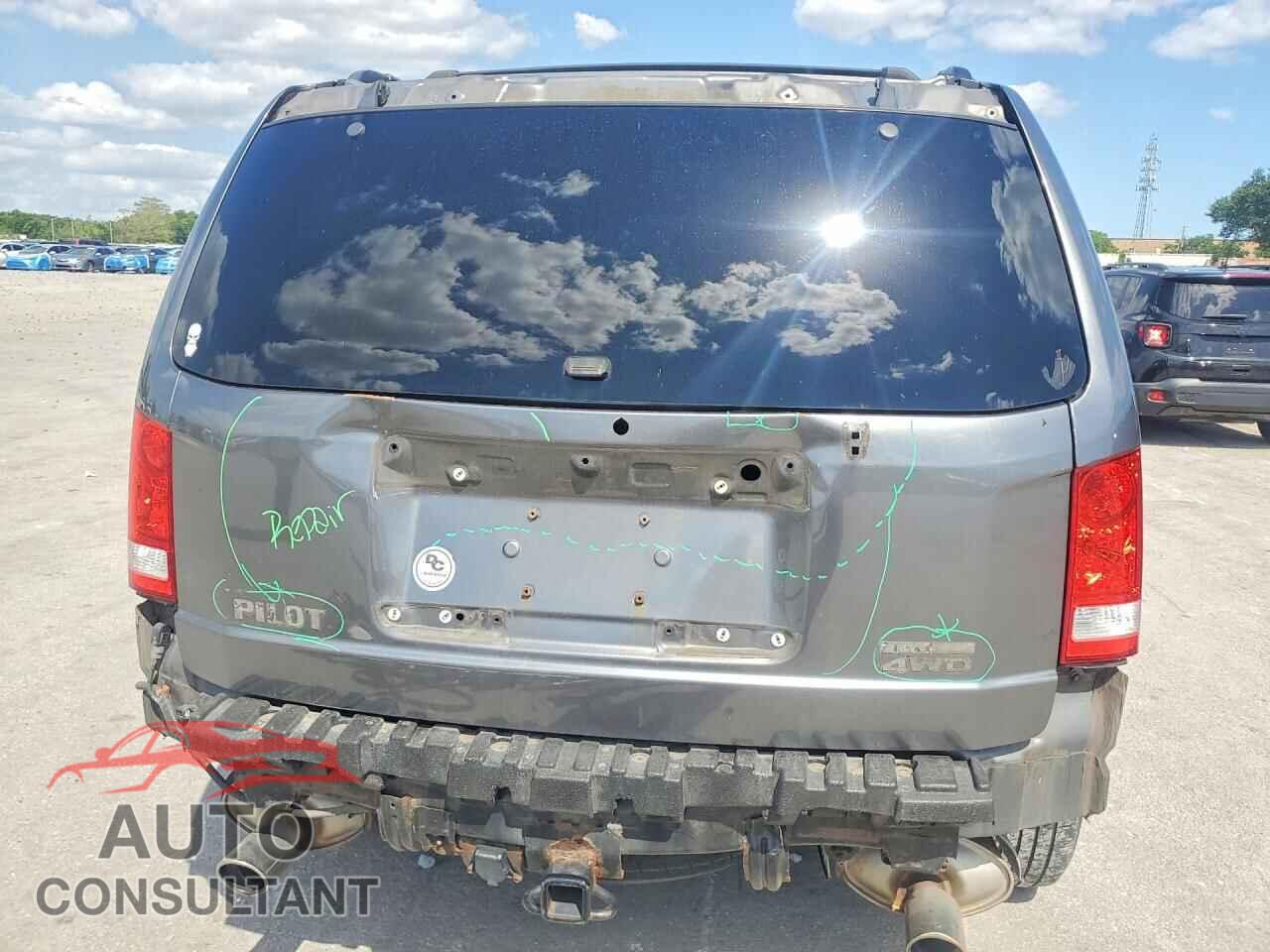 HONDA PILOT 2011 - 5FNYF4H95BB077611
