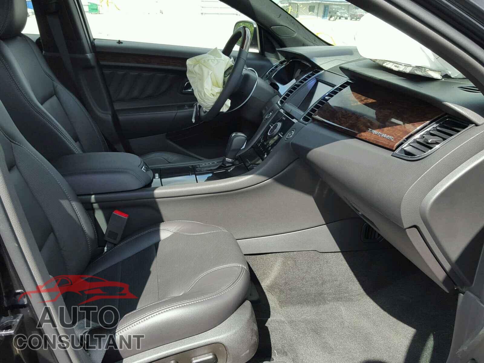 FORD TAURUS 2018 - 1FAHP2F80JG129524