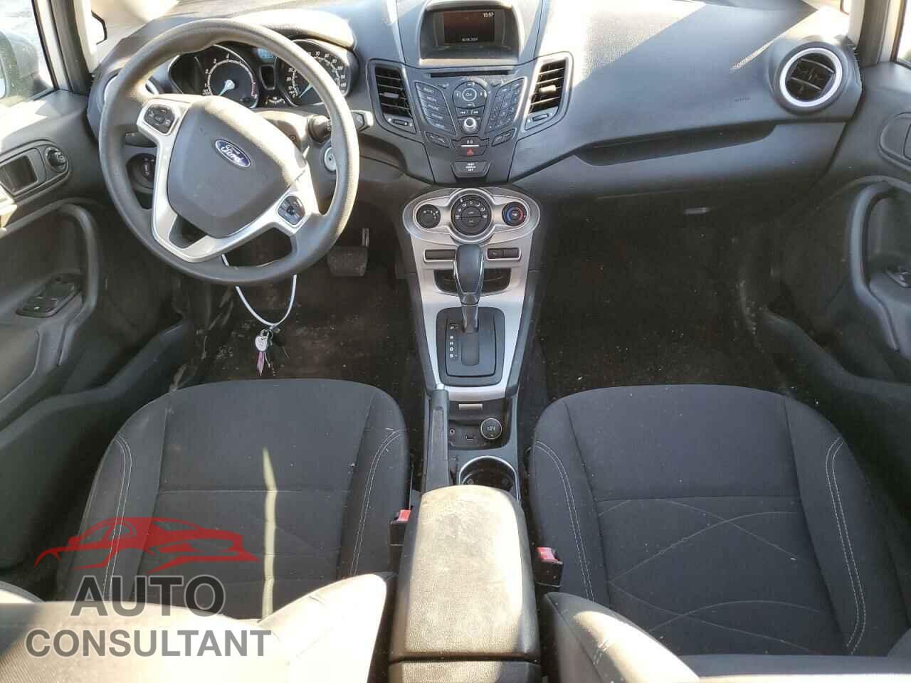 FORD FIESTA 2018 - 3FADP4EJ9JM133804