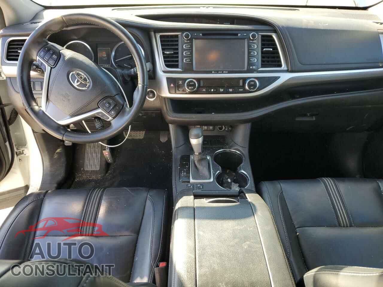 TOYOTA HIGHLANDER 2017 - 5TDKZRFH2HS200936