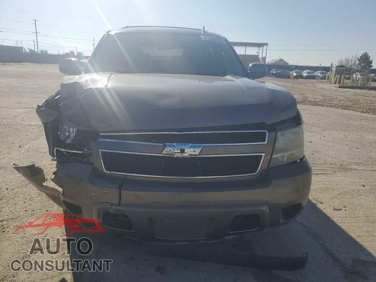 CHEVROLET TAHOE 2011 - 1GNSCAE08BR392424