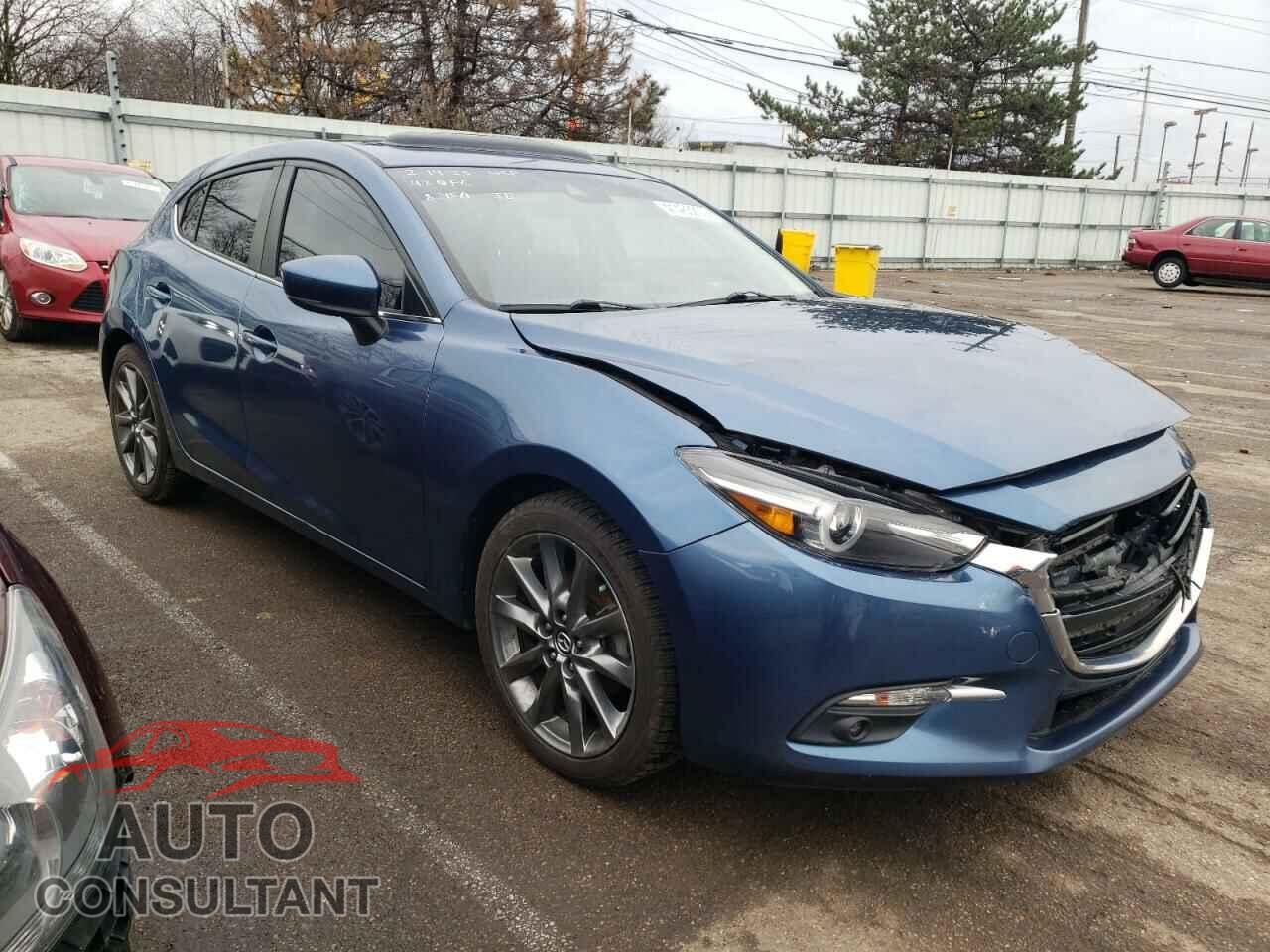 MAZDA 3 2018 - 3MZBN1M34JM274804