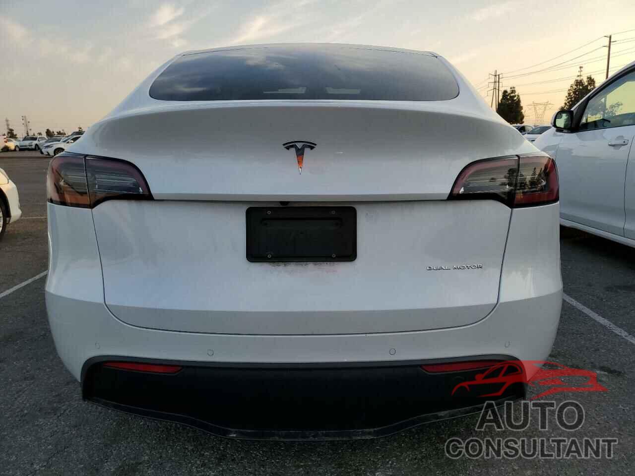 TESLA MODEL Y 2022 - 7SAYGDEE7NF359254