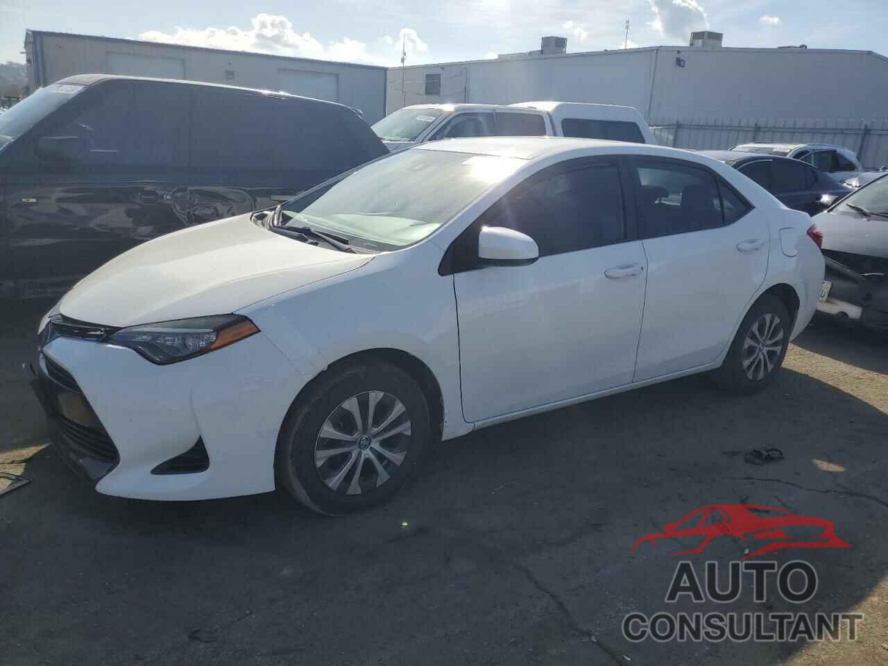 TOYOTA COROLLA 2018 - 5YFBURHE3JP791827