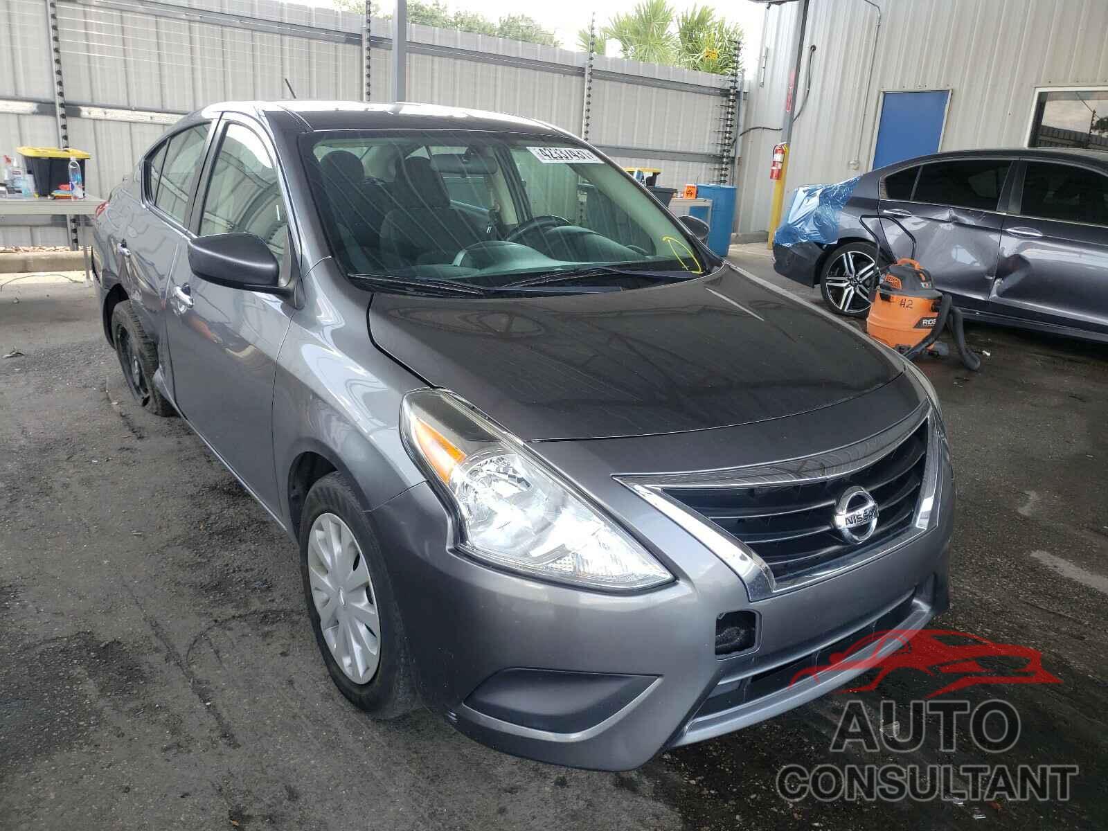 NISSAN VERSA 2018 - 3N1CN7AP2JL815634