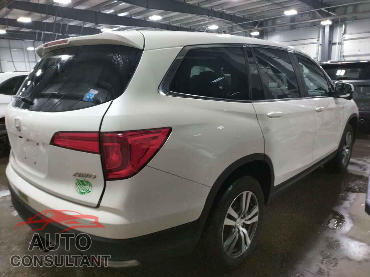 HONDA PILOT 2017 - 5FNYF6H59HB035573