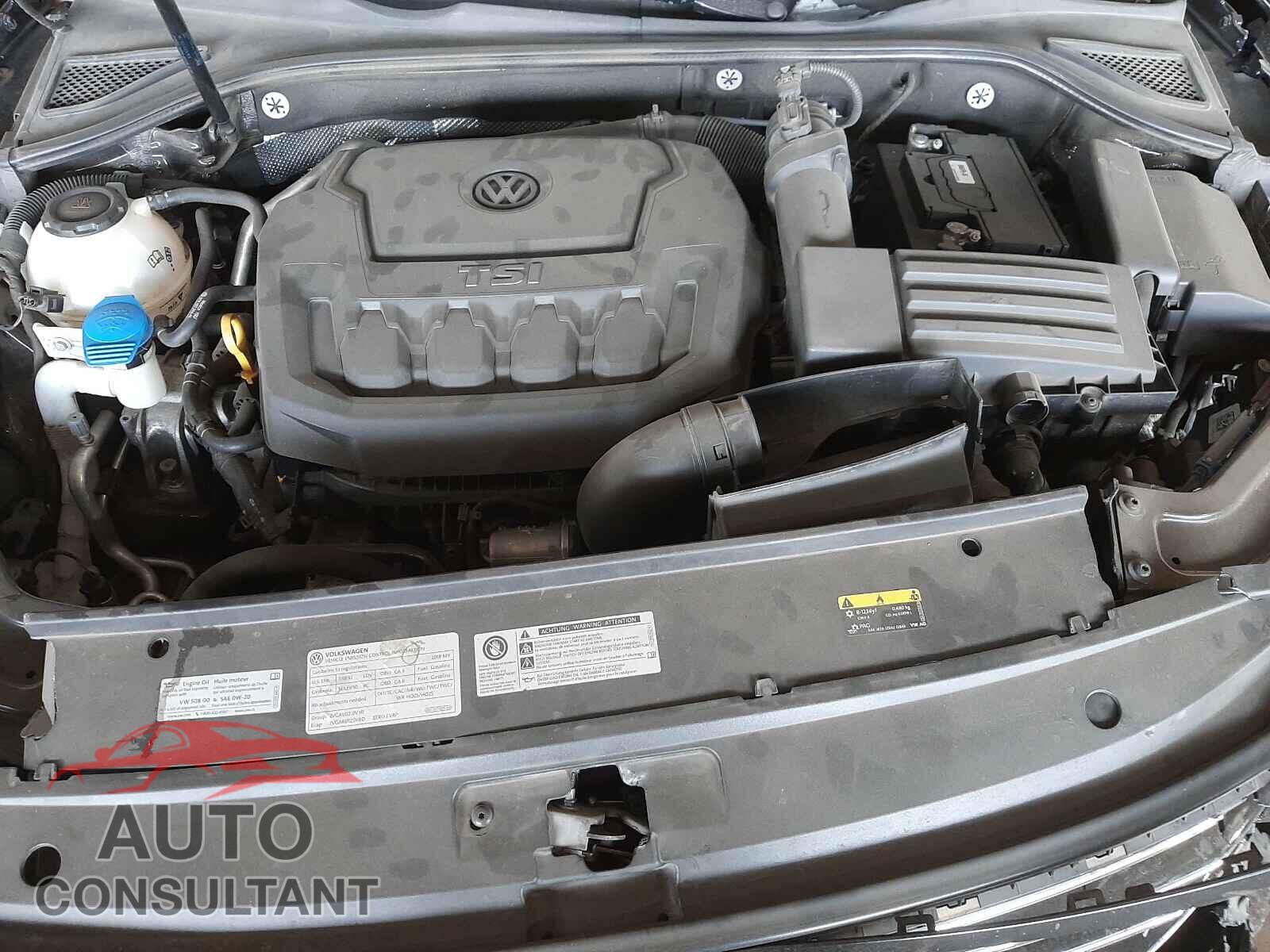 VOLKSWAGEN PASSAT 2018 - 1VWAA7A36JC031852