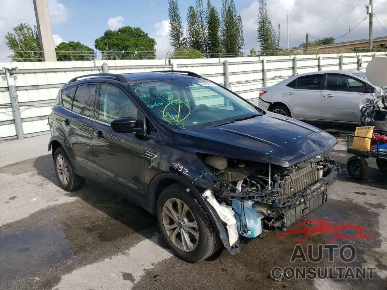 FORD ESCAPE 2018 - 1FMCU9GD0JUA15182
