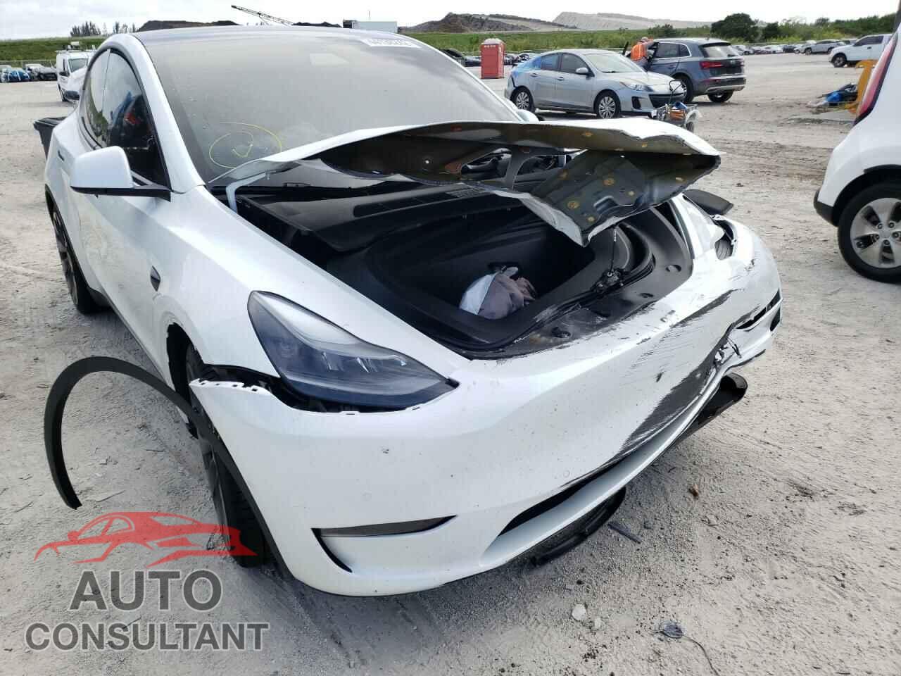 TESLA MODEL Y 2021 - 5YJYGDEFXMF182767