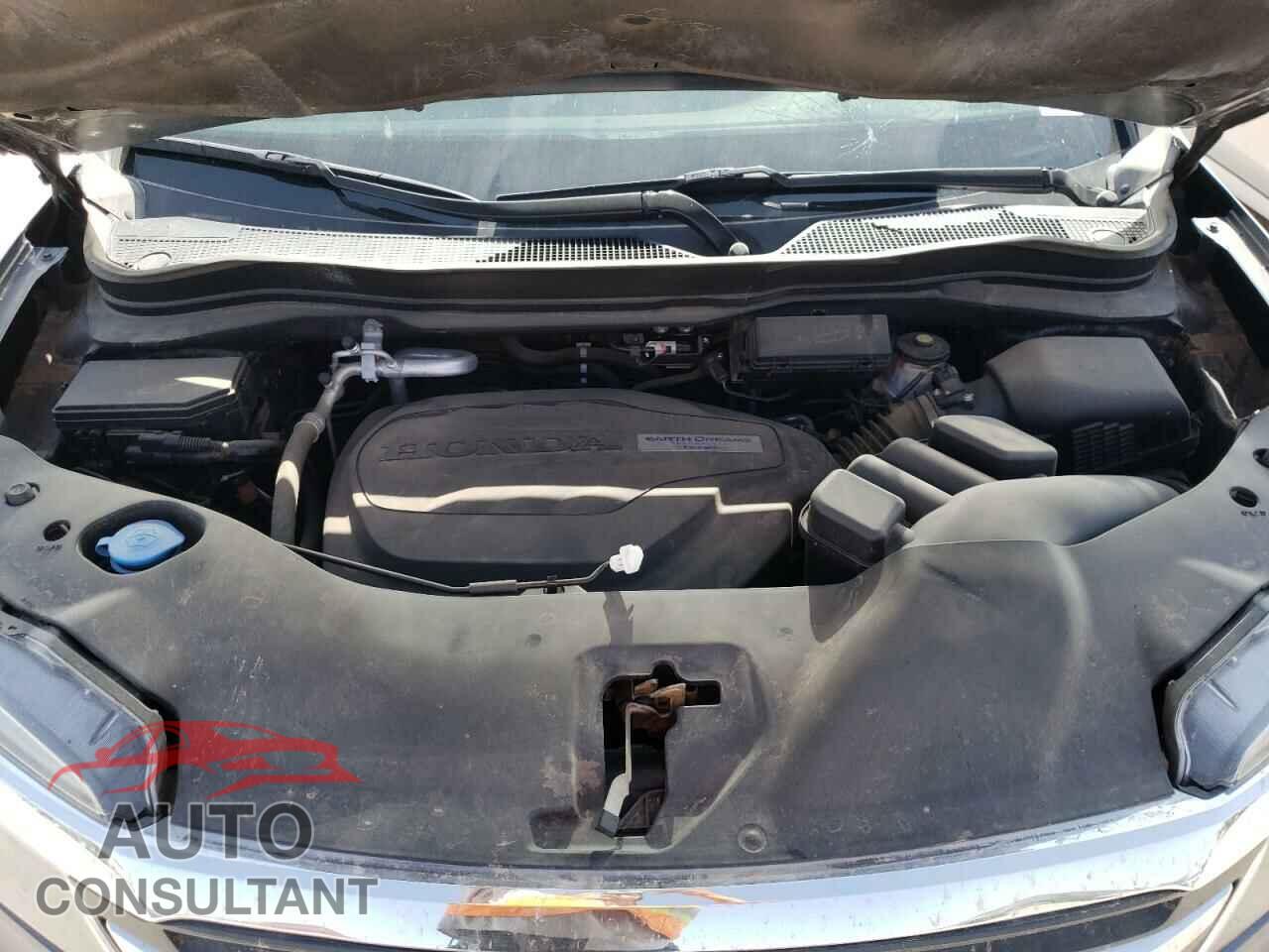 HONDA PILOT 2017 - 5FNYF5H94HB019441
