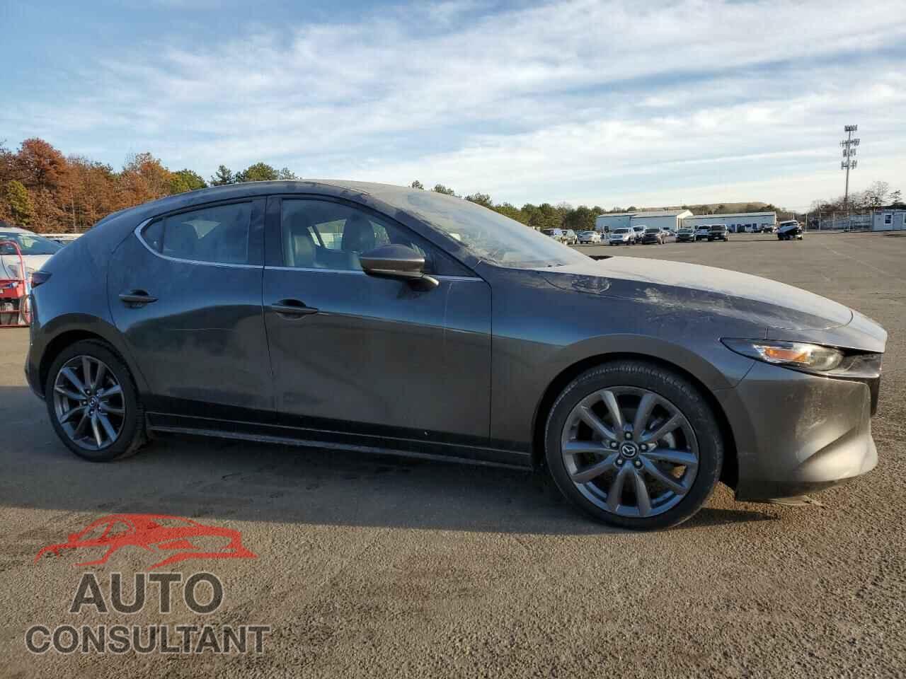 MAZDA 3 2019 - JM1BPBJM0K1137986