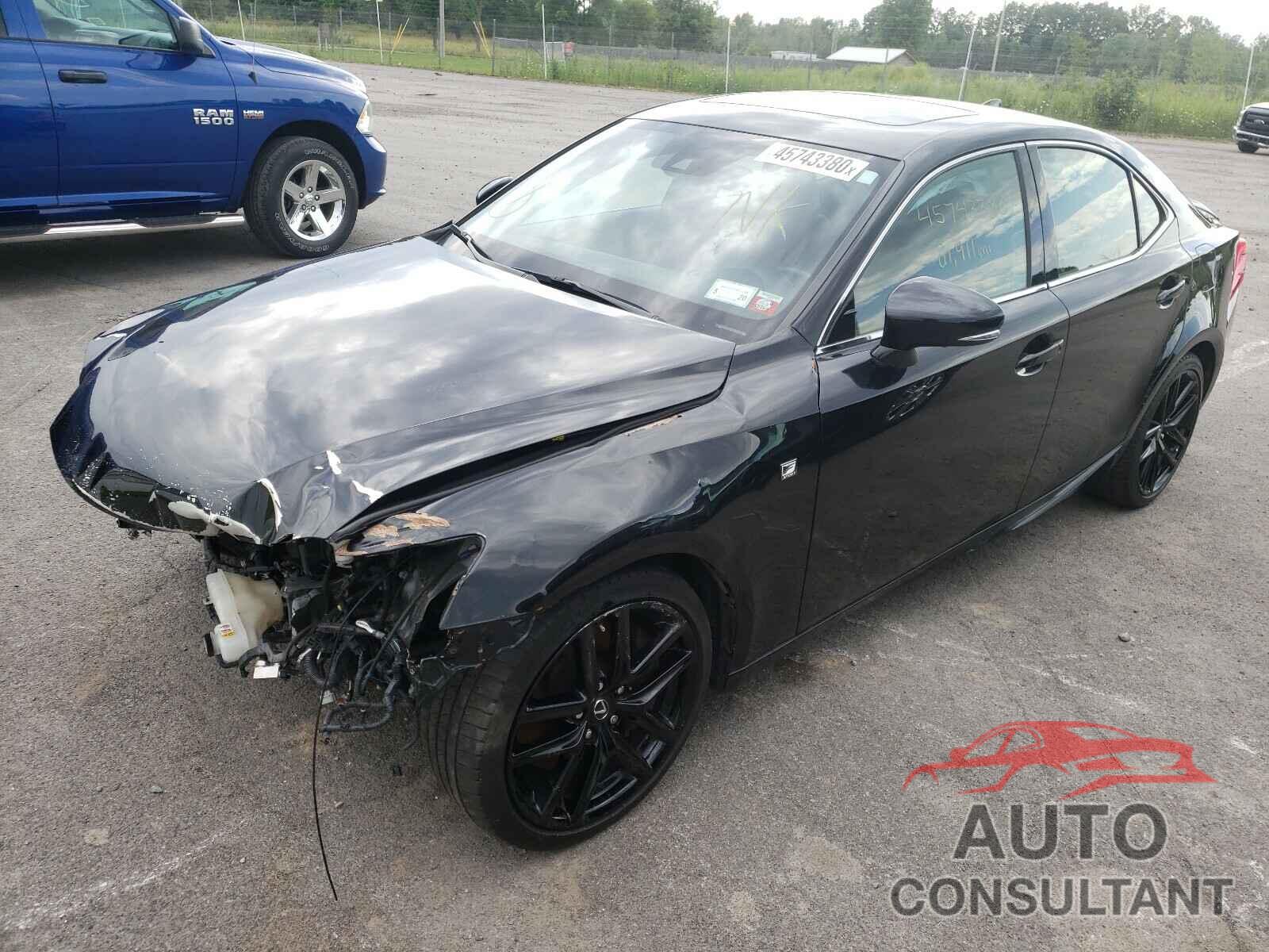 LEXUS IS 2018 - JTHC81D28J5030941