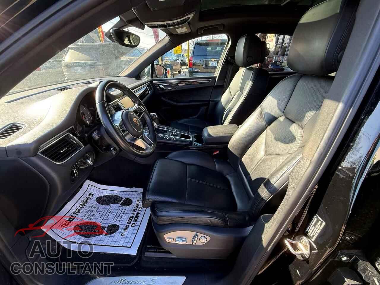 PORSCHE MACAN 2016 - WP1AB2A52GLB56455