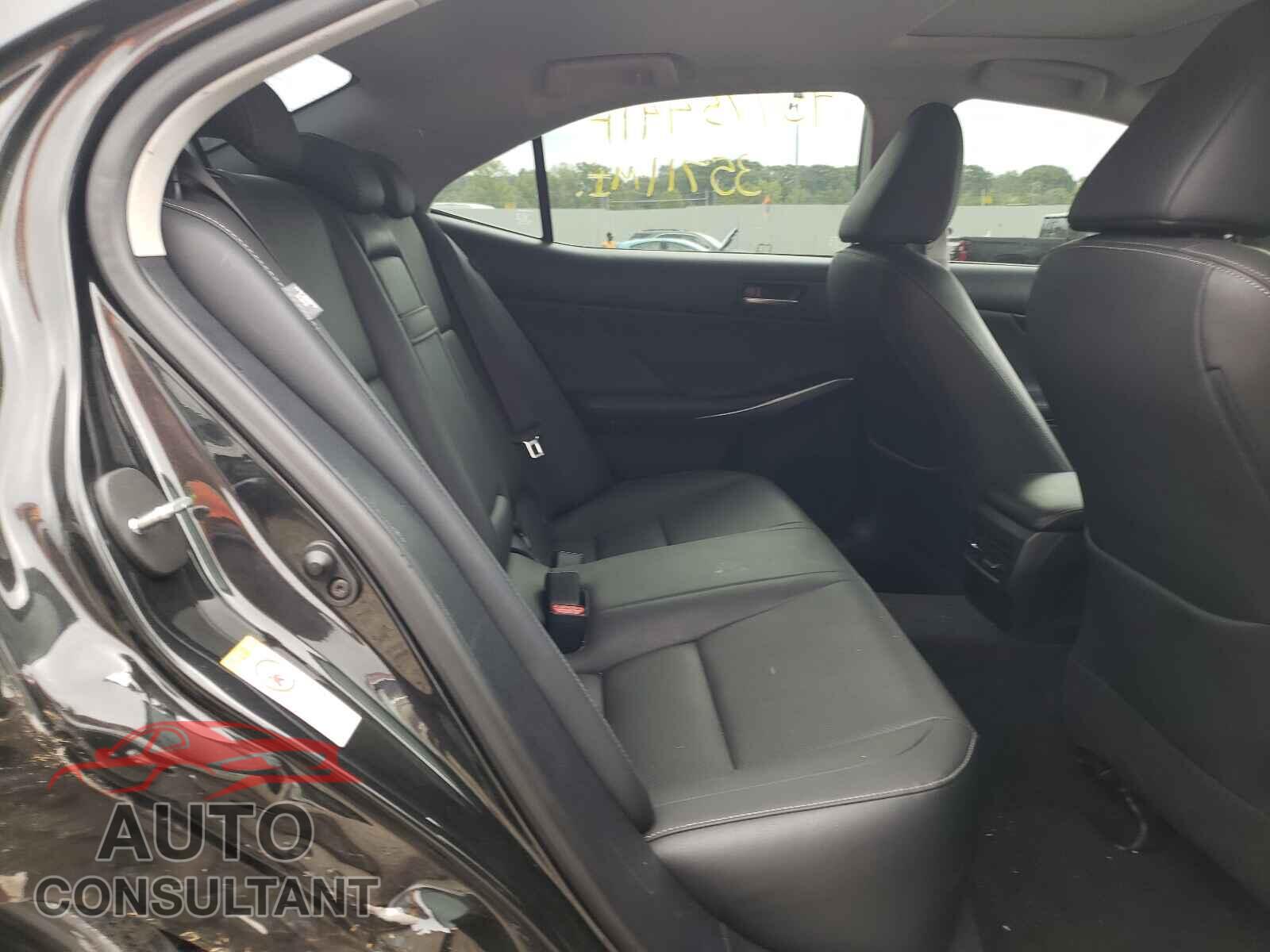 LEXUS IS 2017 - JTHBA1D20H5060283
