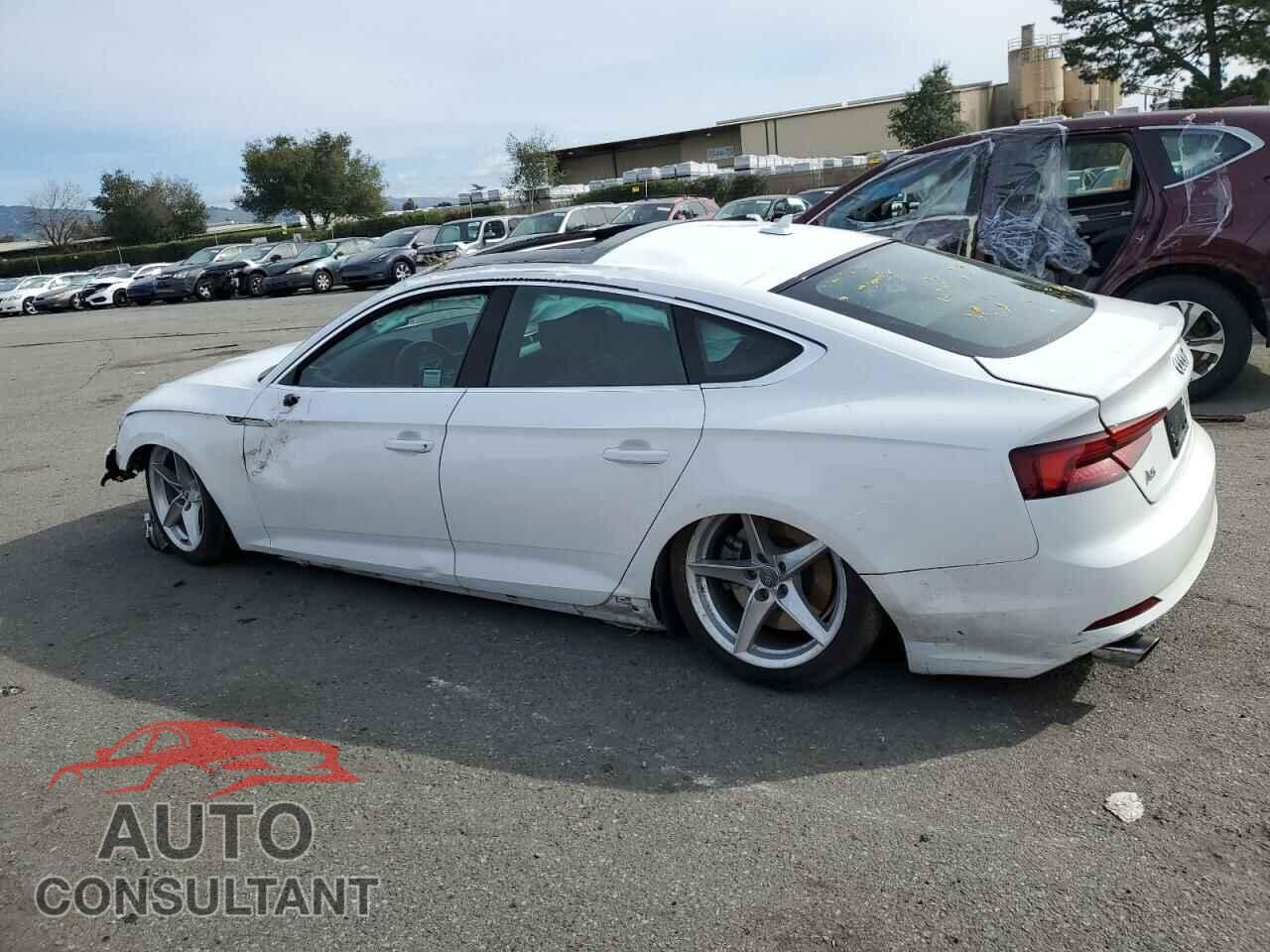 AUDI A5 2018 - WAUDNCF52JA039673