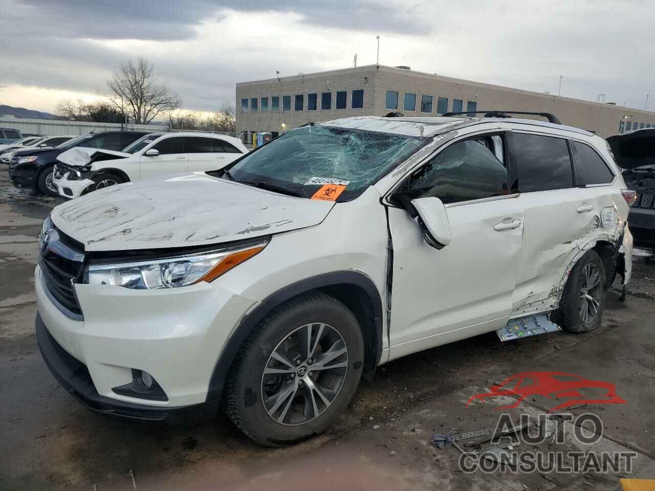 TOYOTA HIGHLANDER 2016 - 5TDJKRFH4GS268461
