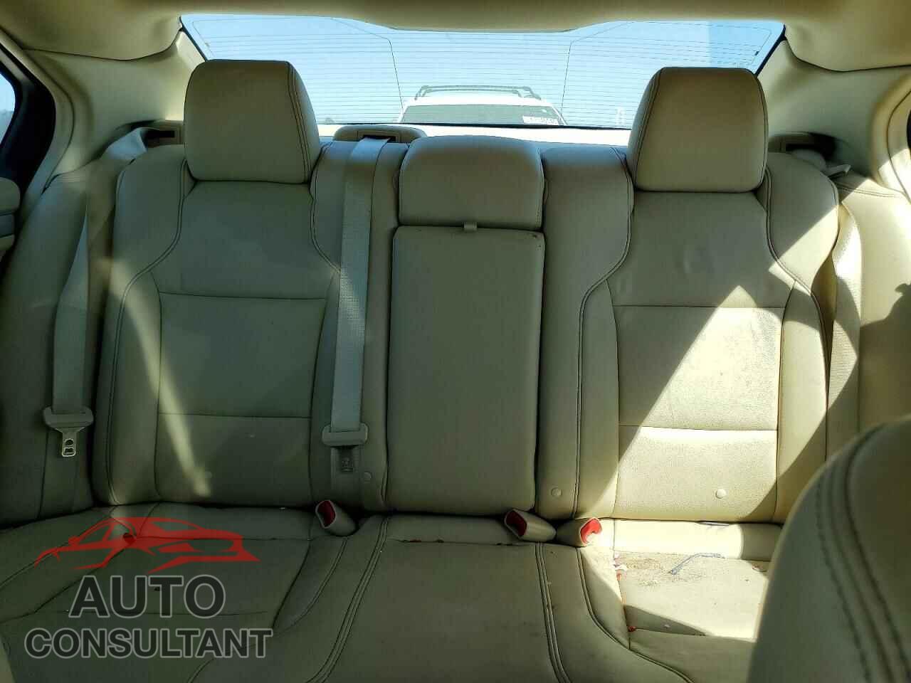 FORD TAURUS 2015 - 1FAHP2E83FG202197