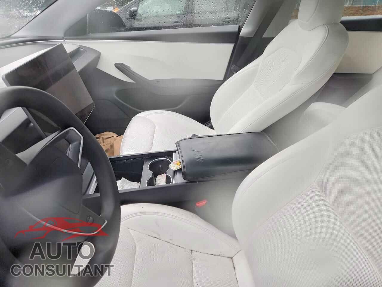 TESLA MODEL 3 2024 - 5YJ3E1EA5RF861050