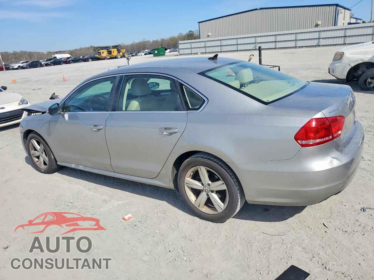 VOLKSWAGEN PASSAT 2012 - 1VWBH7A38CC061342