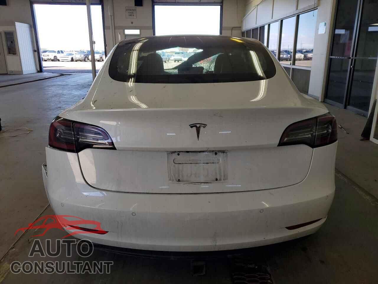 TESLA MODEL 3 2018 - 5YJ3E1EB8JF121988
